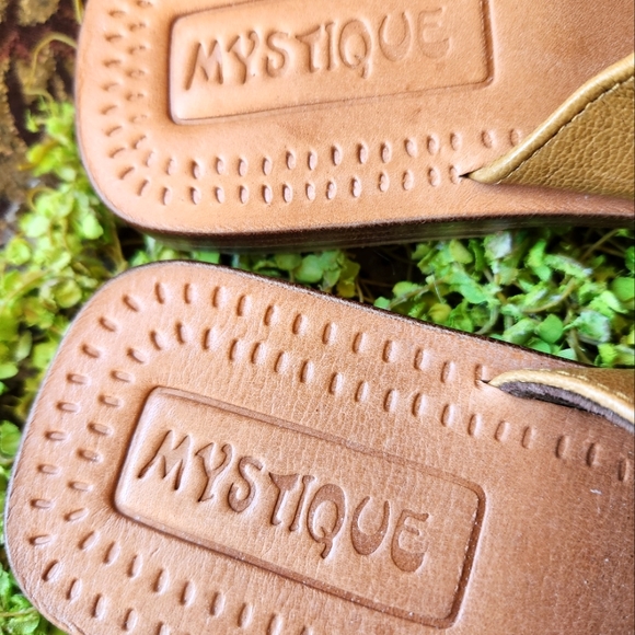 MYSTIQUE Handpainted Festive Flowers Anthro Toe Ring Slip On Leather Sandals 6 - Picture 4 of 12